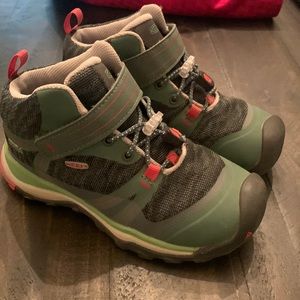 Like new Keen because boots size 12
